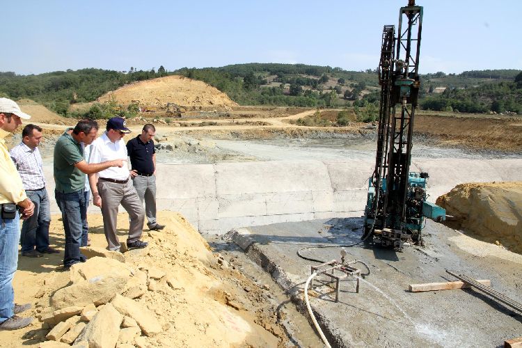 NAMAZGAH BARAJINDA TEMEL YAPILAR ORTAYA ÇIKMAYA BAŞLADI 