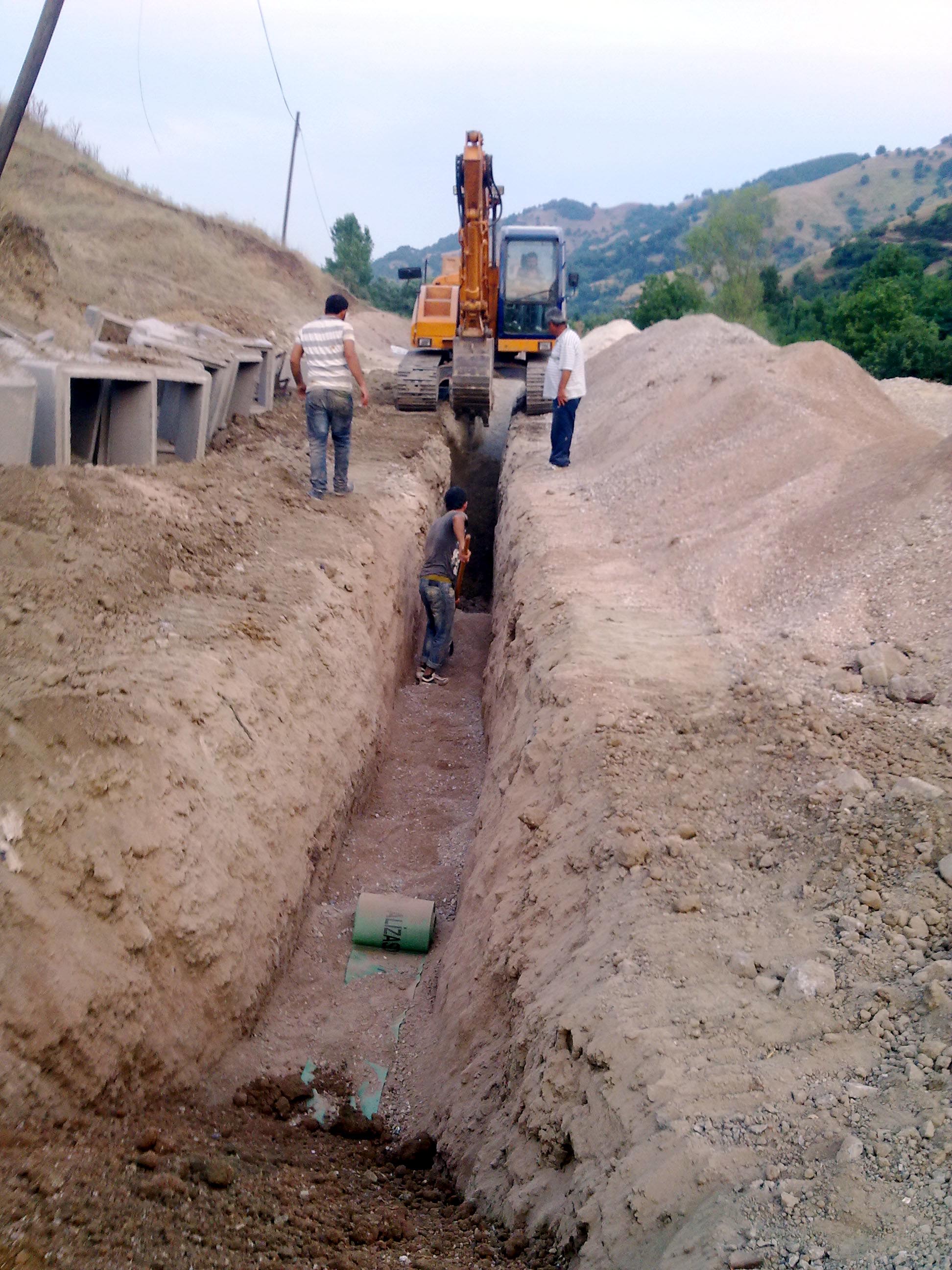 KARAMÜRSEL KIZDERBENT MODERN ALTYAPIYA KAVUŞTU