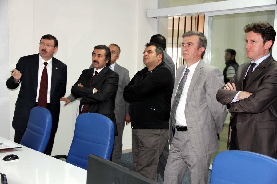 İSU VE KARAYOLLARI İZMİT KÖRFEZ GEÇİŞ KÖPRÜSÜ PROJESİ İÇİN BİRARAYA GELDİ.
