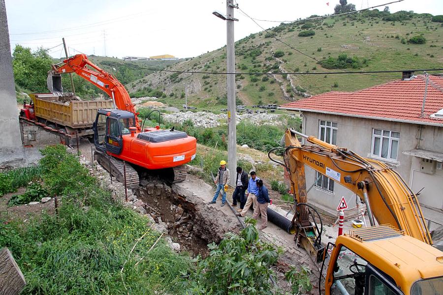 GEBZE TAVŞANLI KÖYÜ SAĞLIKLI ALTYAPIYA KAVUŞUYOR