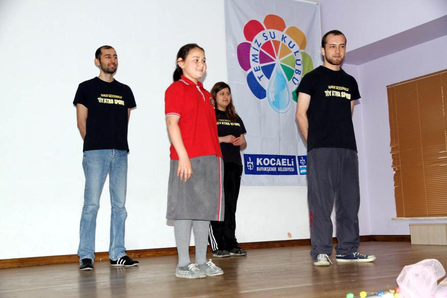 İSU, ÖĞRENCİLERE SU BİLİNCİNİ EĞLENDİREREK KAZANDIRIYOR
