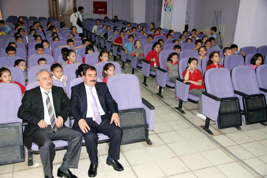 İSU, ÖĞRENCİLERE SU BİLİNCİNİ EĞLENDİREREK KAZANDIRIYOR