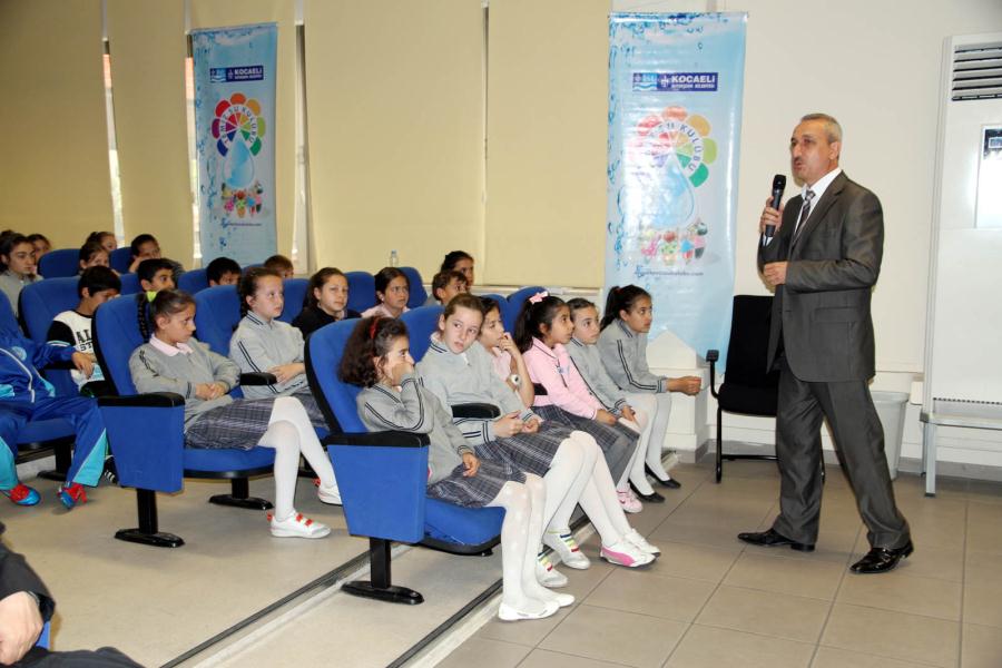 İSU, ÖĞRENCİLERE SU BİLİNCİNİ EĞLENDİREREK KAZANDIRIYOR
