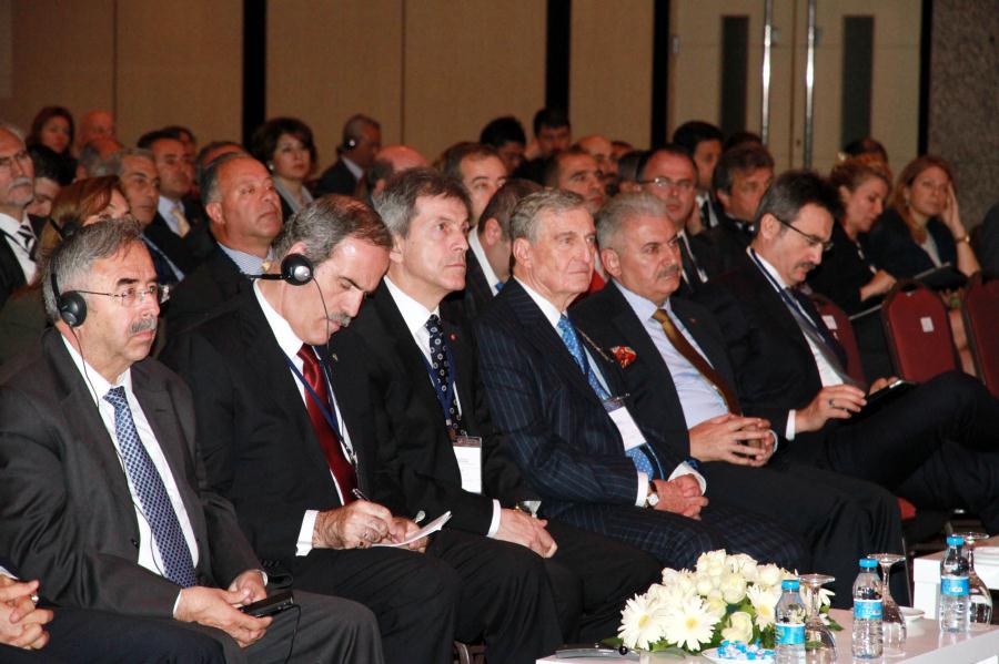 ÖRNEK PROJELERİ ULUSLARARASI KONFERANSTA TANITTIK