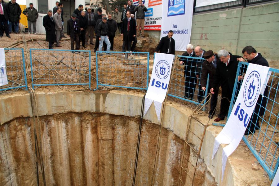 DARICA SAHİLLERİNİ ATIKSULARDAN KURTARACAK MİKRO TÜNEL İNŞAATA BAŞLANDI