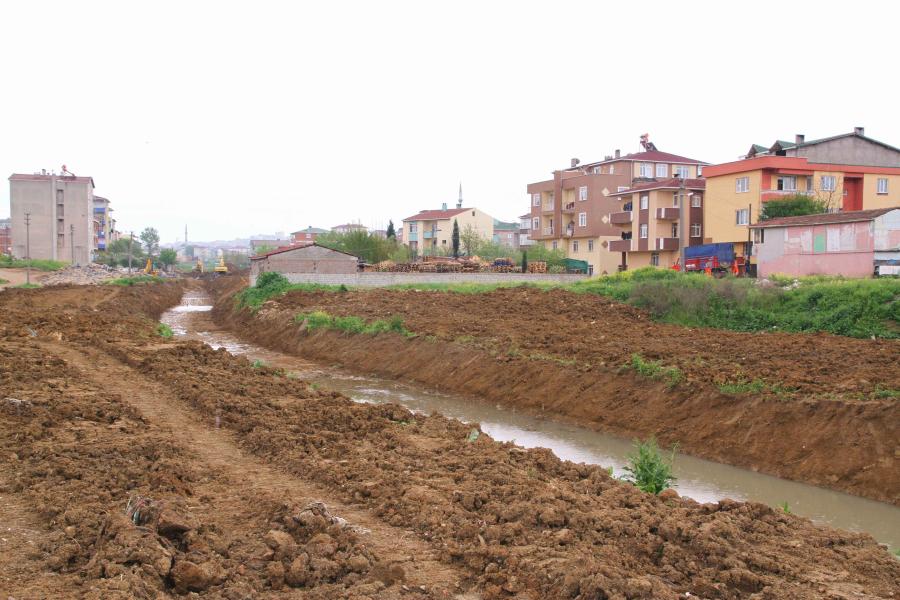 DARICA’DA PİRİREİS VE NENE HATUN DERELERİ ISLAH EDİLİYOR