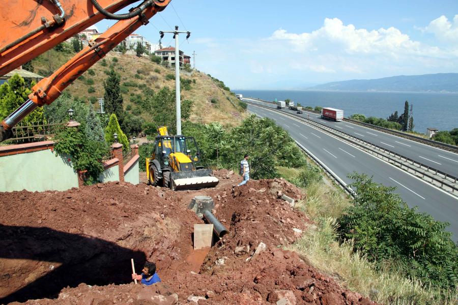 DİLOVASI TAVŞANCIL’IN SAHİLLERİ ARTIK DAHA GÜVENLİ