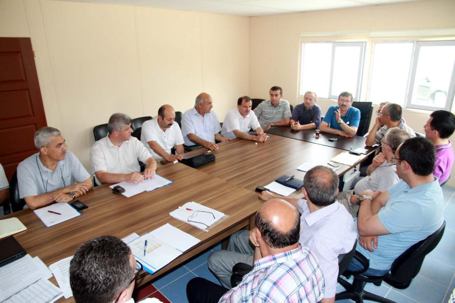 İSU YÖNETİCİLERİ NAMAZGAH BARAJINDA BİRARAYA GELDİ.