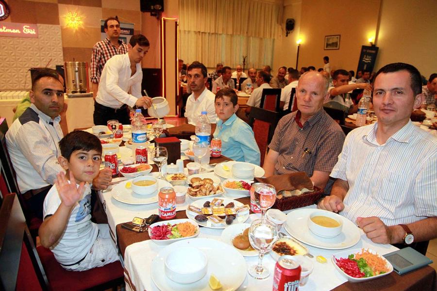 İSU, GEBZE, DARICA, DİLOVASI VE ÇAYIROVA PERSONELİNİ İFTARDA BULUŞTURDU