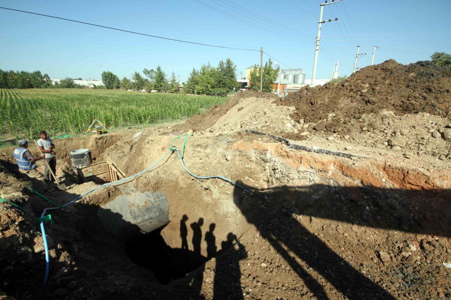 BAŞİSKELE MAHMUTPAŞA MAHALLESİ’NDE 2 KM KANALİZASYON KOLLEKTÖR HATTI DEPLASE EDİLİYOR