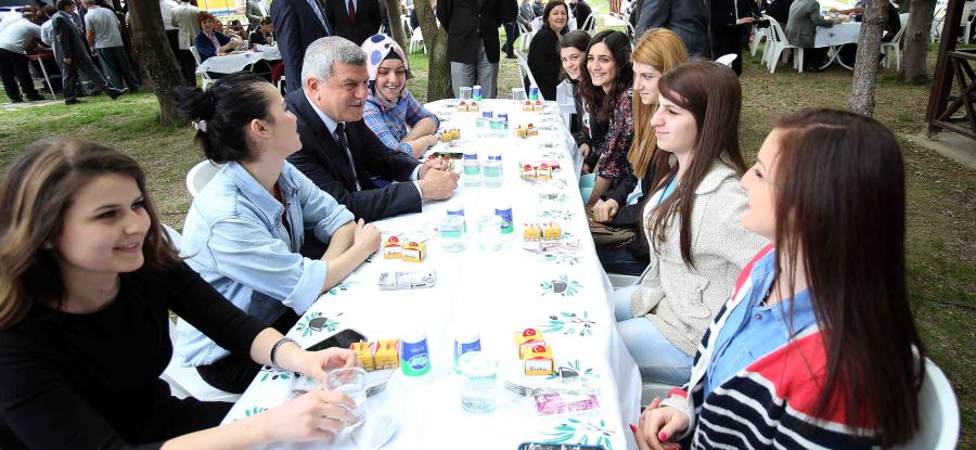 ÇALIŞANLARLA BİRLİK VE BERABERLİK YEMEĞİ