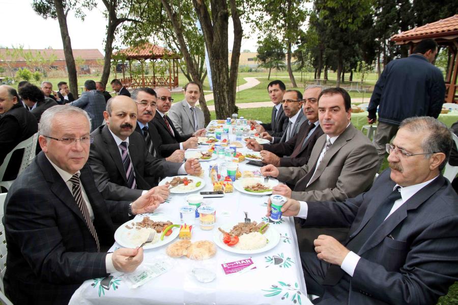 ÇALIŞANLARLA BİRLİK VE BERABERLİK YEMEĞİ