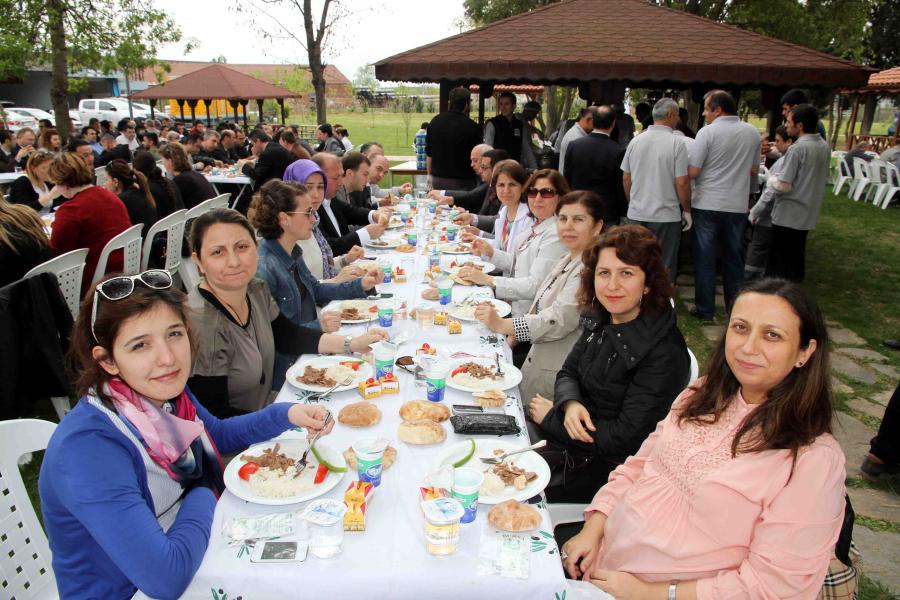 ÇALIŞANLARLA BİRLİK VE BERABERLİK YEMEĞİ