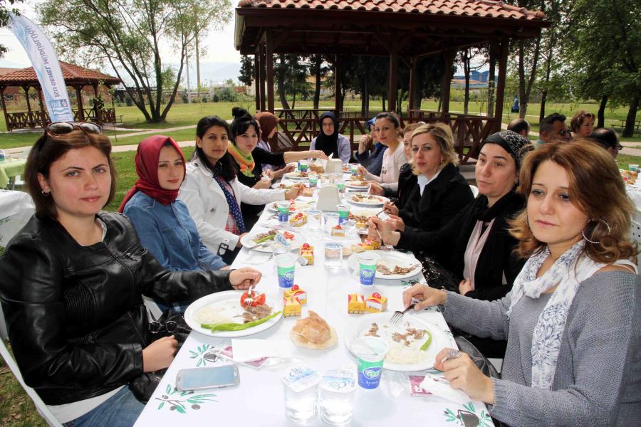 ÇALIŞANLARLA BİRLİK VE BERABERLİK YEMEĞİ