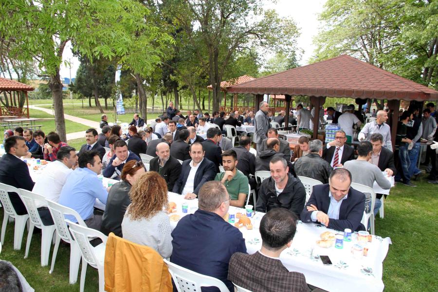 ÇALIŞANLARLA BİRLİK VE BERABERLİK YEMEĞİ