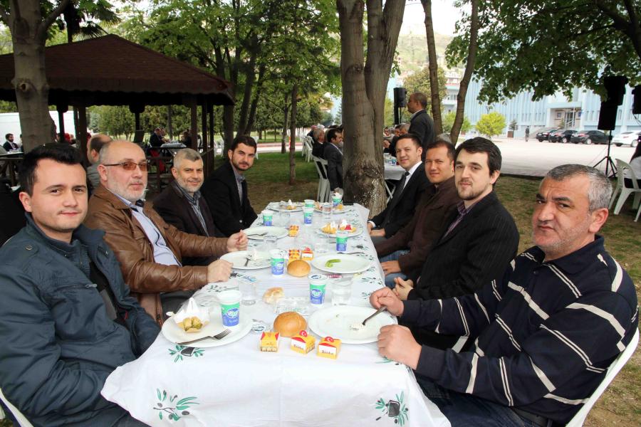 ÇALIŞANLARLA BİRLİK VE BERABERLİK YEMEĞİ