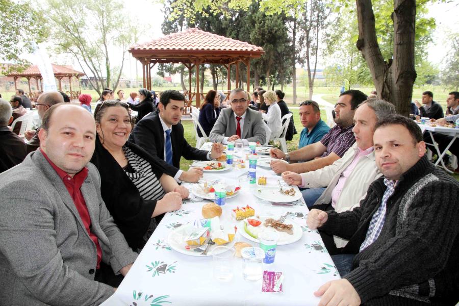 ÇALIŞANLARLA BİRLİK VE BERABERLİK YEMEĞİ