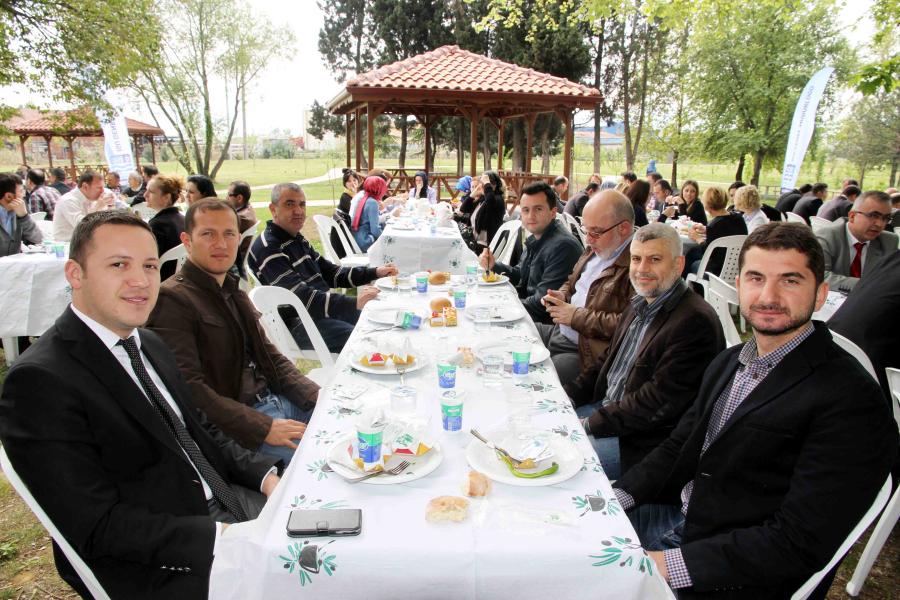 ÇALIŞANLARLA BİRLİK VE BERABERLİK YEMEĞİ