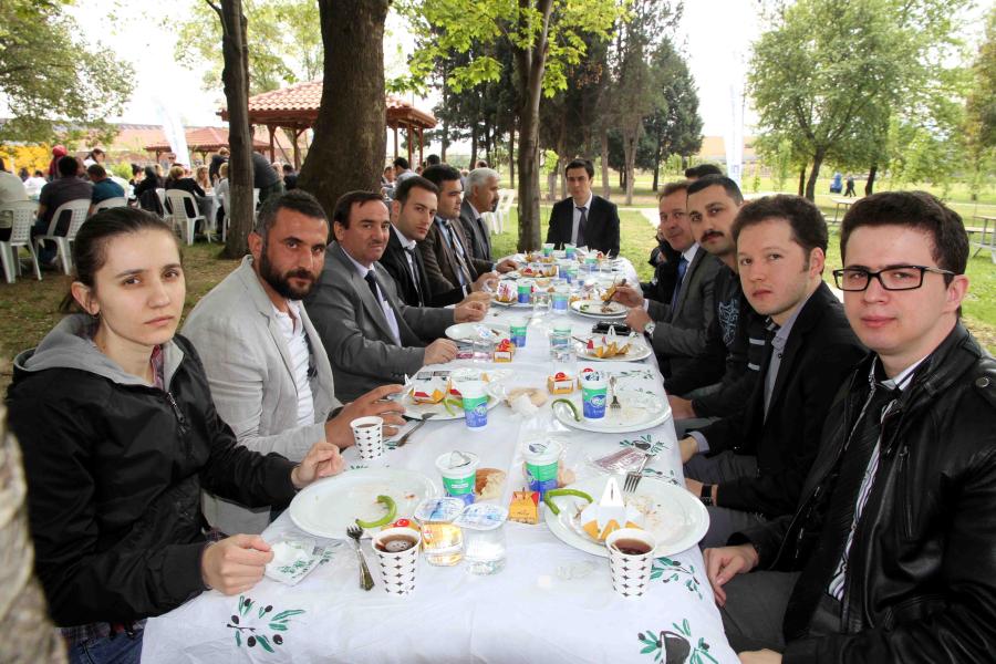 ÇALIŞANLARLA BİRLİK VE BERABERLİK YEMEĞİ