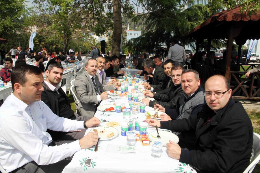 ÇALIŞANLARLA BİRLİK VE BERABERLİK YEMEĞİ