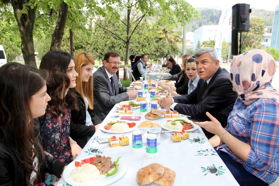 ÇALIŞANLARLA BİRLİK VE BERABERLİK YEMEĞİ