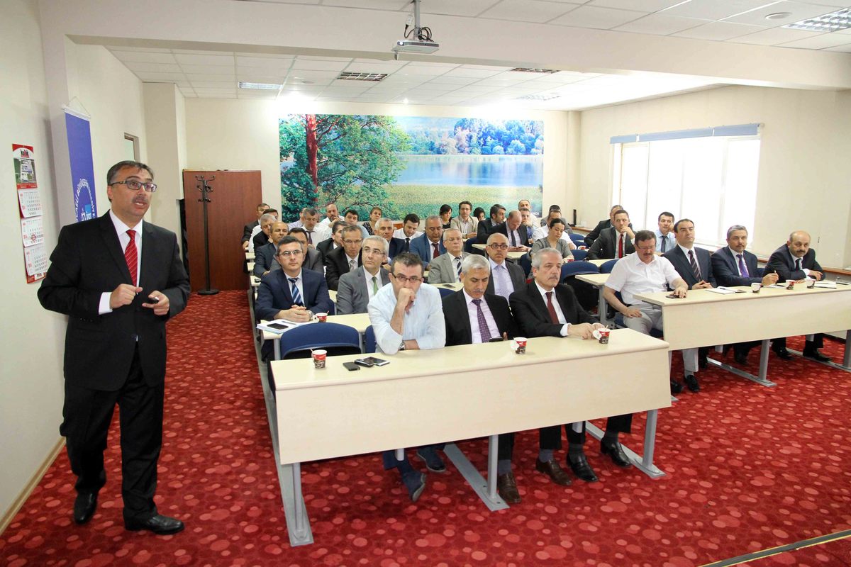 İSU YÖNETİCİLERİNE LİDERLİK SEMİNERİ