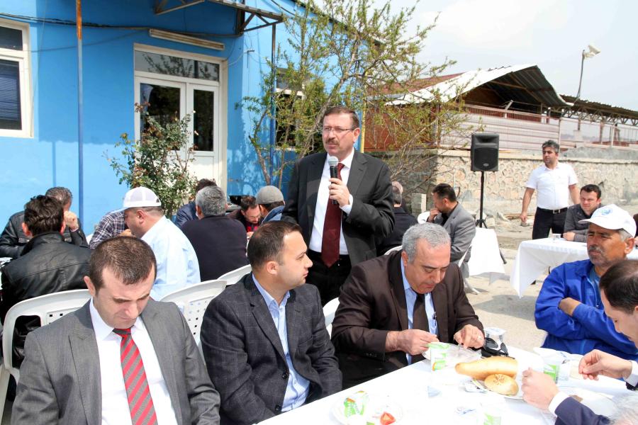 İSU YÖNETİCİLERİ ÇALIŞANLARLA YEMEKTE BİRARAYA GELDİ