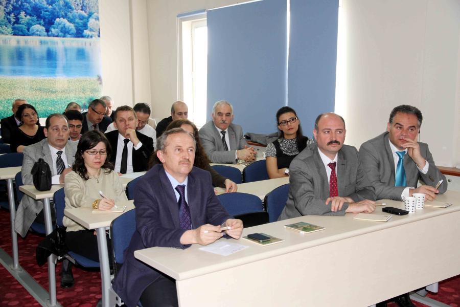 İZMİT’TEKİ OKUL MÜDÜRLERİNE  KURAKLIK VE ALINAN ÖNLEMLER ANLATILIYOR