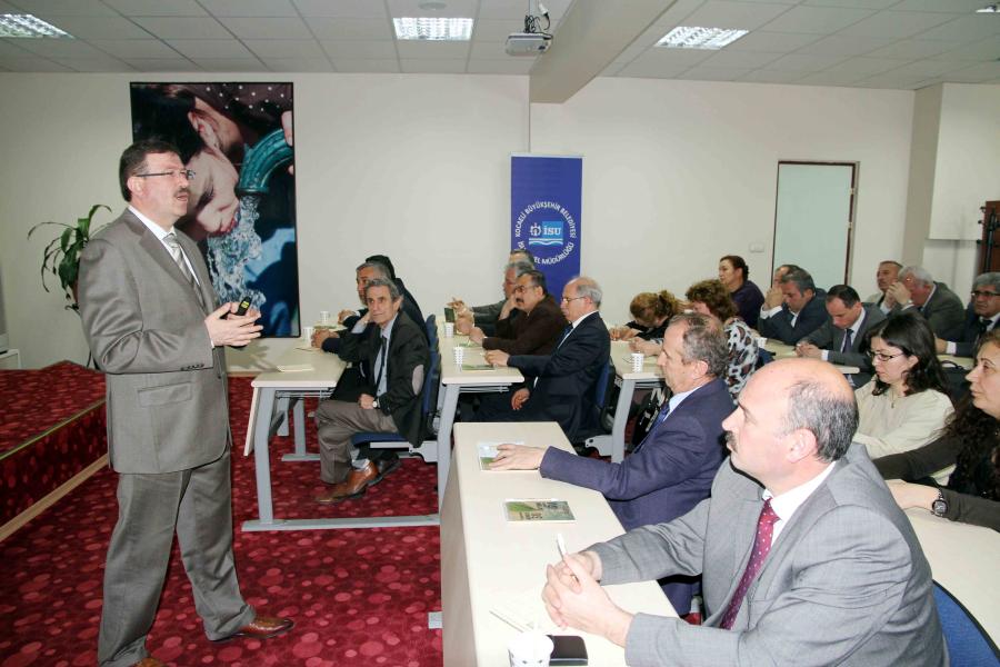İZMİT’TEKİ OKUL MÜDÜRLERİNE  KURAKLIK VE ALINAN ÖNLEMLER ANLATILIYOR