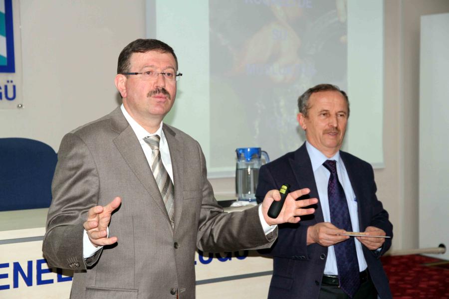 İZMİT’TEKİ OKUL MÜDÜRLERİNE  KURAKLIK VE ALINAN ÖNLEMLER ANLATILIYOR
