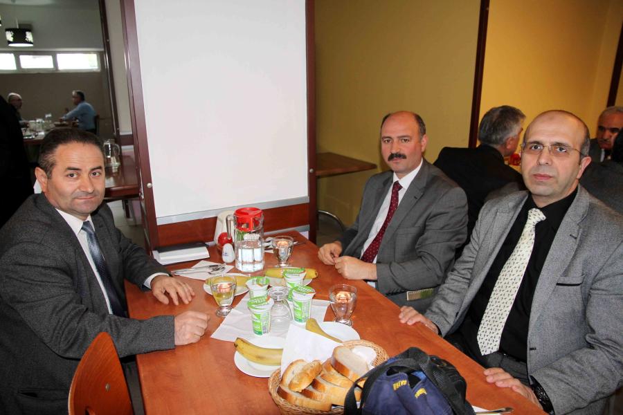 İZMİT’TEKİ OKUL MÜDÜRLERİNE  KURAKLIK VE ALINAN ÖNLEMLER ANLATILIYOR