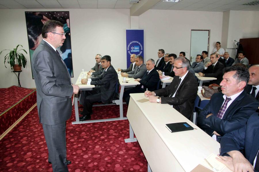 İZMİT’TEKİ LİSE MÜDÜRLERİNE  KURAKLIK VE ALINAN ÖNLEMLER ANLATILDI