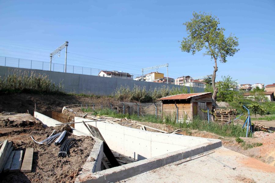 KÖRFEZ GÜNEY MAHALLESİ SAHİL BÖLGESİ SU BASKINLARINDAN KURTULUYOR, SAĞLIKLI ALTYAPIYA KAVUŞUYOR