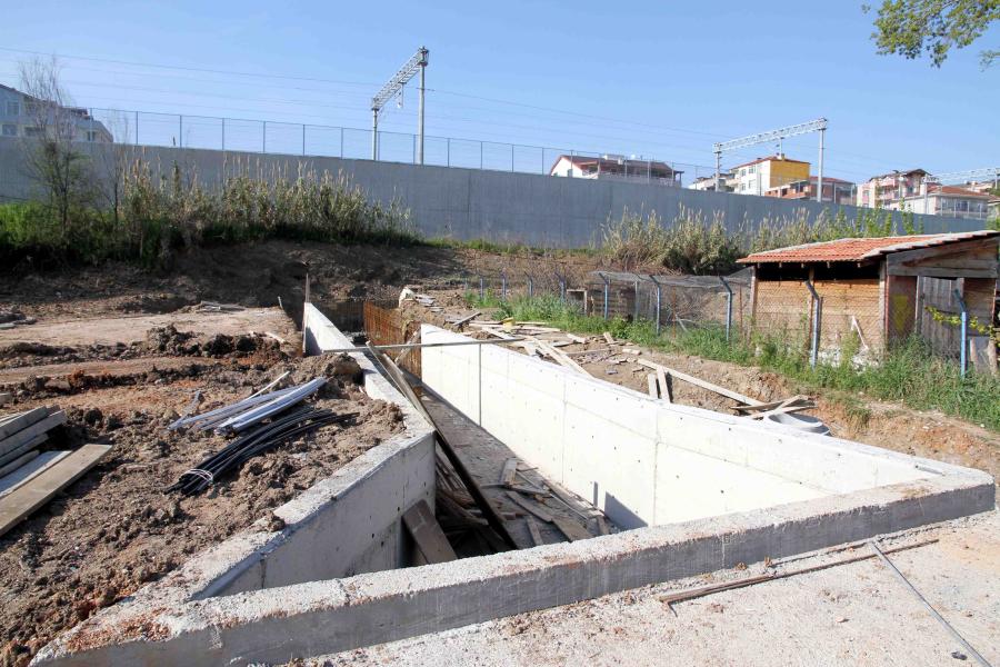KÖRFEZ GÜNEY MAHALLESİ SAHİL BÖLGESİ SU BASKINLARINDAN KURTULUYOR, SAĞLIKLI ALTYAPIYA KAVUŞUYOR