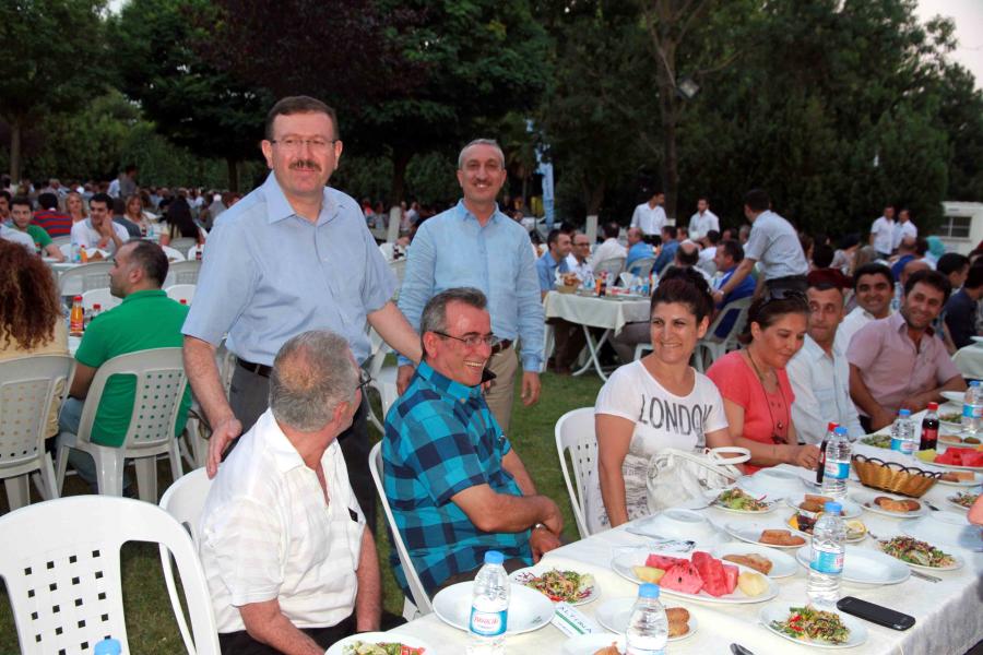 İSU GENEL MÜDÜRLÜĞÜ YÖNETİCİ VE PERSONELİ İFTARDA BULUŞTU