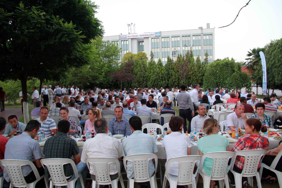 İSU GENEL MÜDÜRLÜĞÜ YÖNETİCİ VE PERSONELİ İFTARDA BULUŞTU