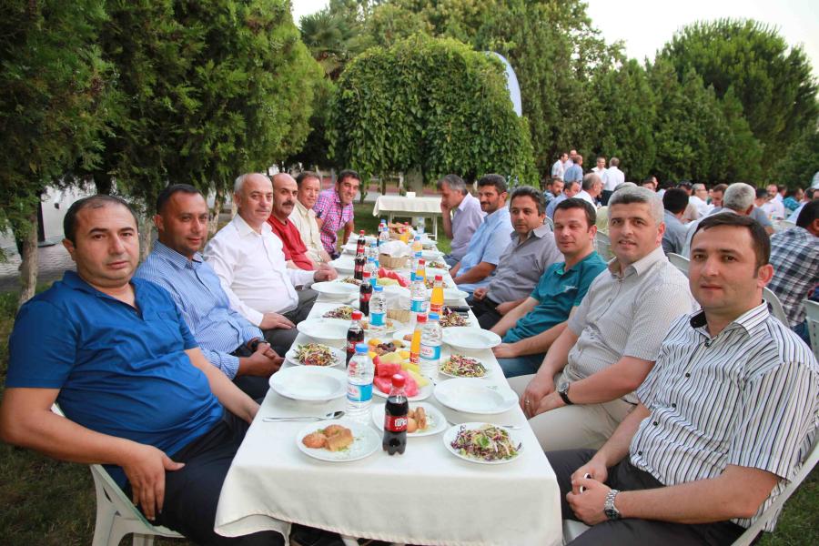 İSU GENEL MÜDÜRLÜĞÜ YÖNETİCİ VE PERSONELİ İFTARDA BULUŞTU