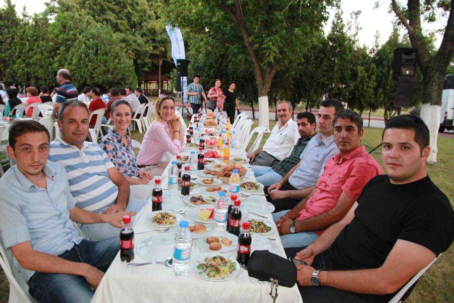 İSU GENEL MÜDÜRLÜĞÜ YÖNETİCİ VE PERSONELİ İFTARDA BULUŞTU