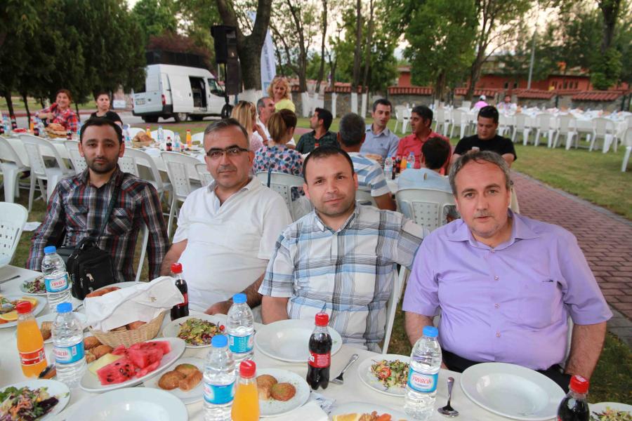 İSU GENEL MÜDÜRLÜĞÜ YÖNETİCİ VE PERSONELİ İFTARDA BULUŞTU