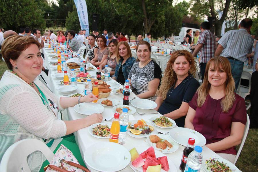 İSU GENEL MÜDÜRLÜĞÜ YÖNETİCİ VE PERSONELİ İFTARDA BULUŞTU