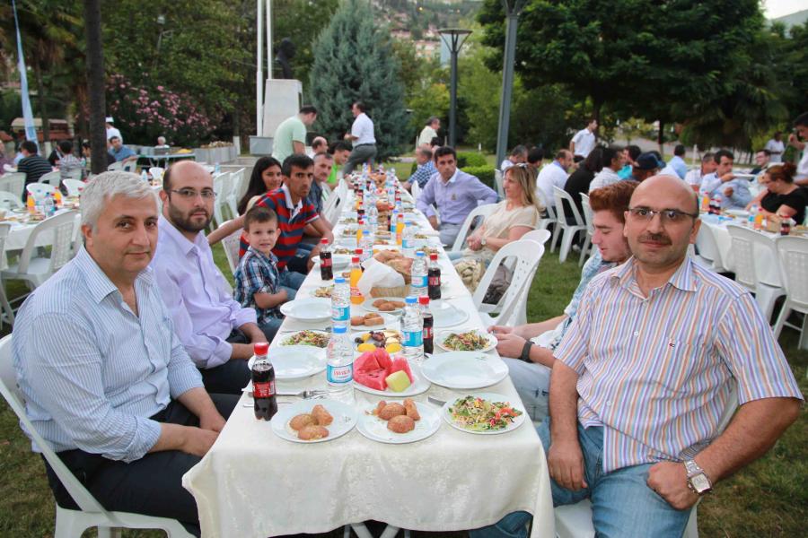 İSU GENEL MÜDÜRLÜĞÜ YÖNETİCİ VE PERSONELİ İFTARDA BULUŞTU