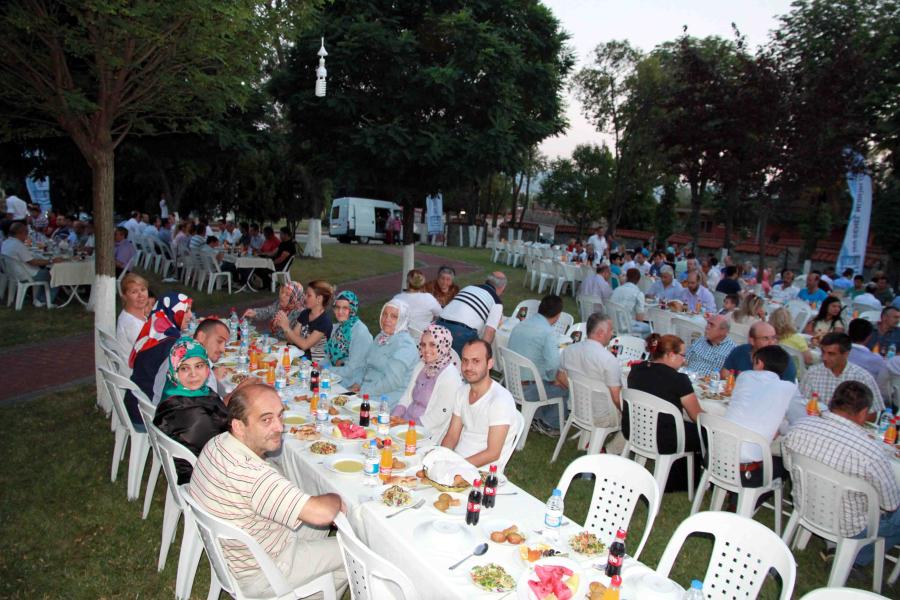 İSU GENEL MÜDÜRLÜĞÜ YÖNETİCİ VE PERSONELİ İFTARDA BULUŞTU