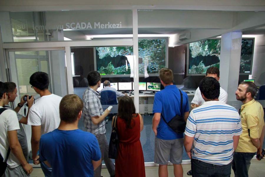 MACAR ÖĞRENCİLER İSU SCADA MERKEZİ’Nİ İNCELEDİ