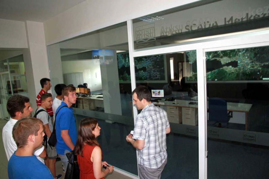 MACAR ÖĞRENCİLER İSU SCADA MERKEZİ’Nİ İNCELEDİ