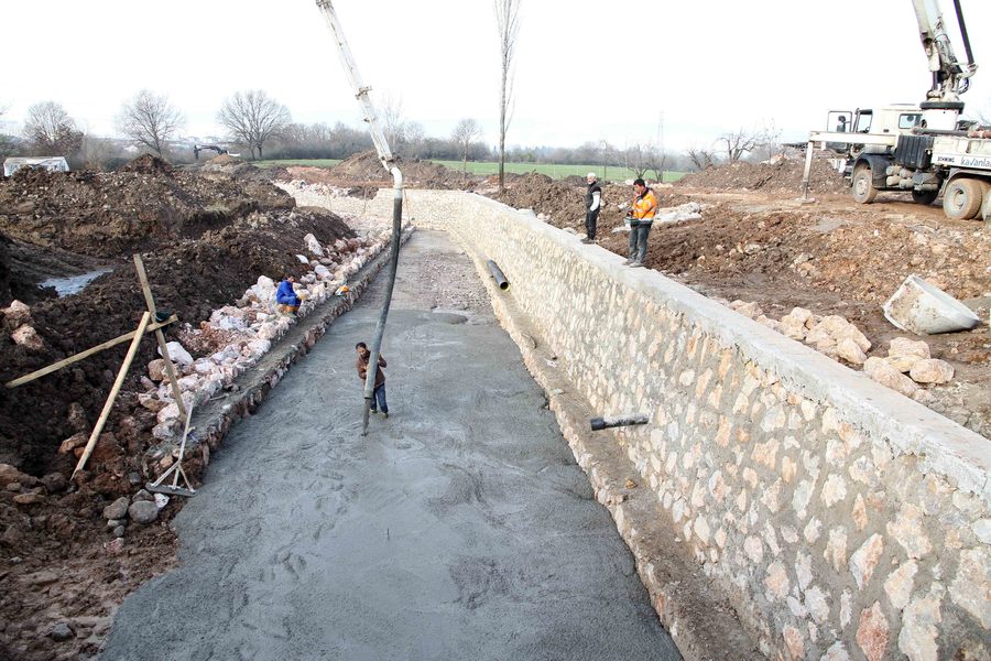 DERİNCE VE BAŞİSKELE’DE İKİ DERE ISLAH EDİLİYOR