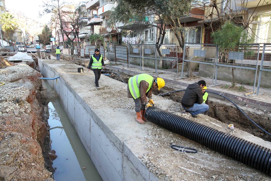İZMİT KADIKÖY MAHALLESİ’NDE  2,8 KM YAĞMURSUYU VE KANALİZASYON  HATTI