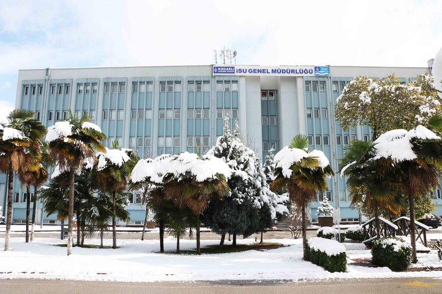 KAR YAĞIŞI KARTPOSTALLIK MANZARALAR OLUŞTURDU