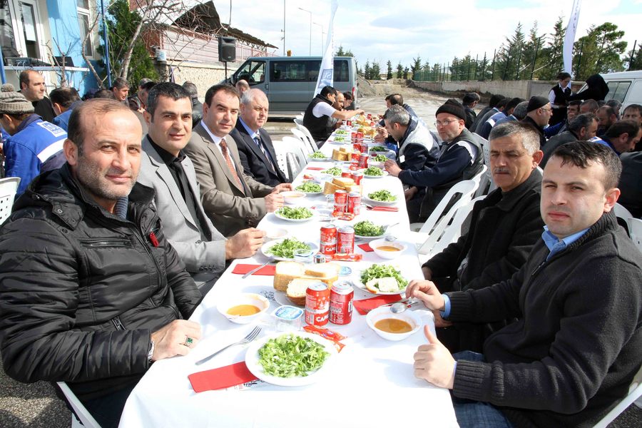 GENEL MÜDÜR İLHAN BAYRAM,  ŞANTİYE PERSONELİ İLE BİRARAYA GELDİ