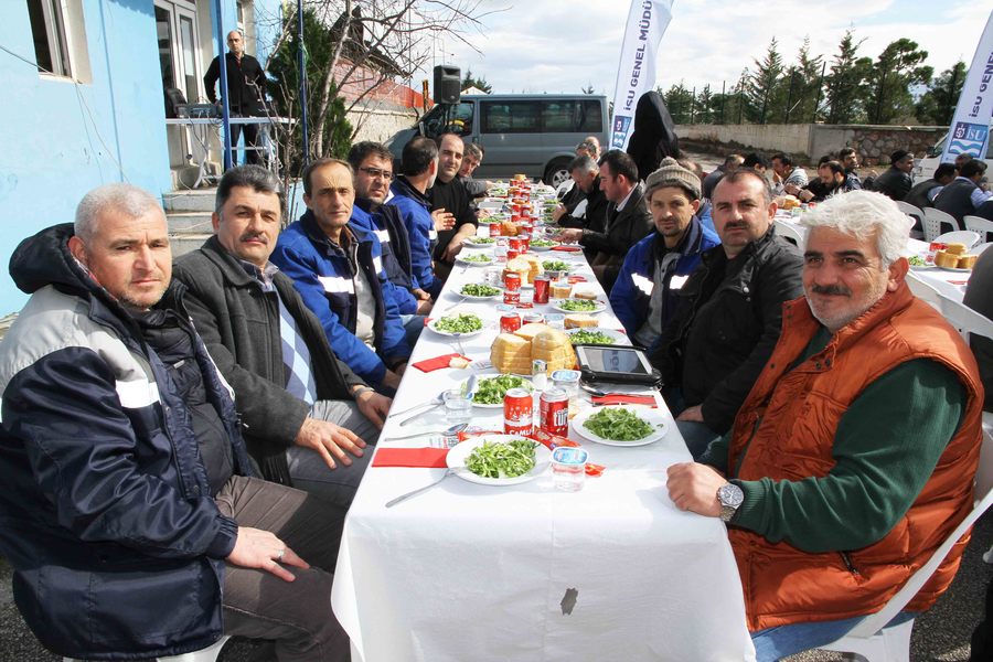 GENEL MÜDÜR İLHAN BAYRAM,  ŞANTİYE PERSONELİ İLE BİRARAYA GELDİ