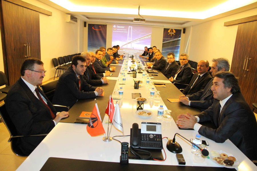 İSU EKİBİ KÖRFEZ GEÇİŞ KÖPRÜSÜNÜ İNCELEDİ